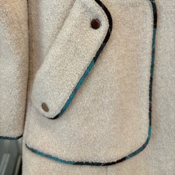 Beige jacket - Picture 11 of 12